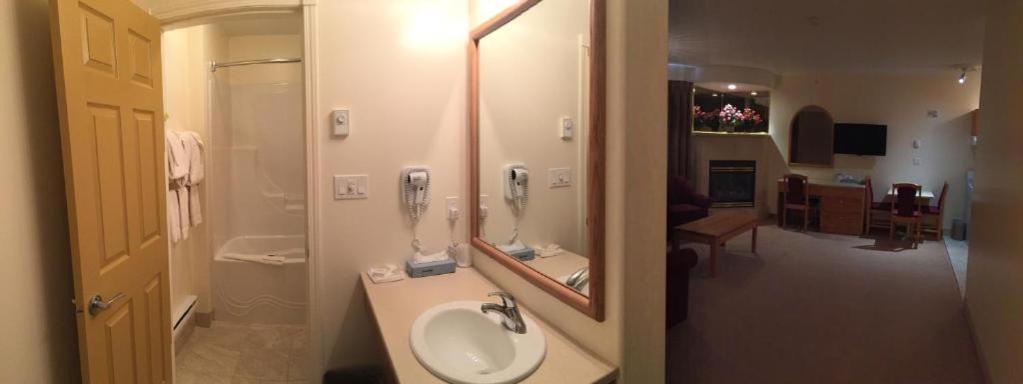 New Imperial Suites Whitecourt Exteriör bild