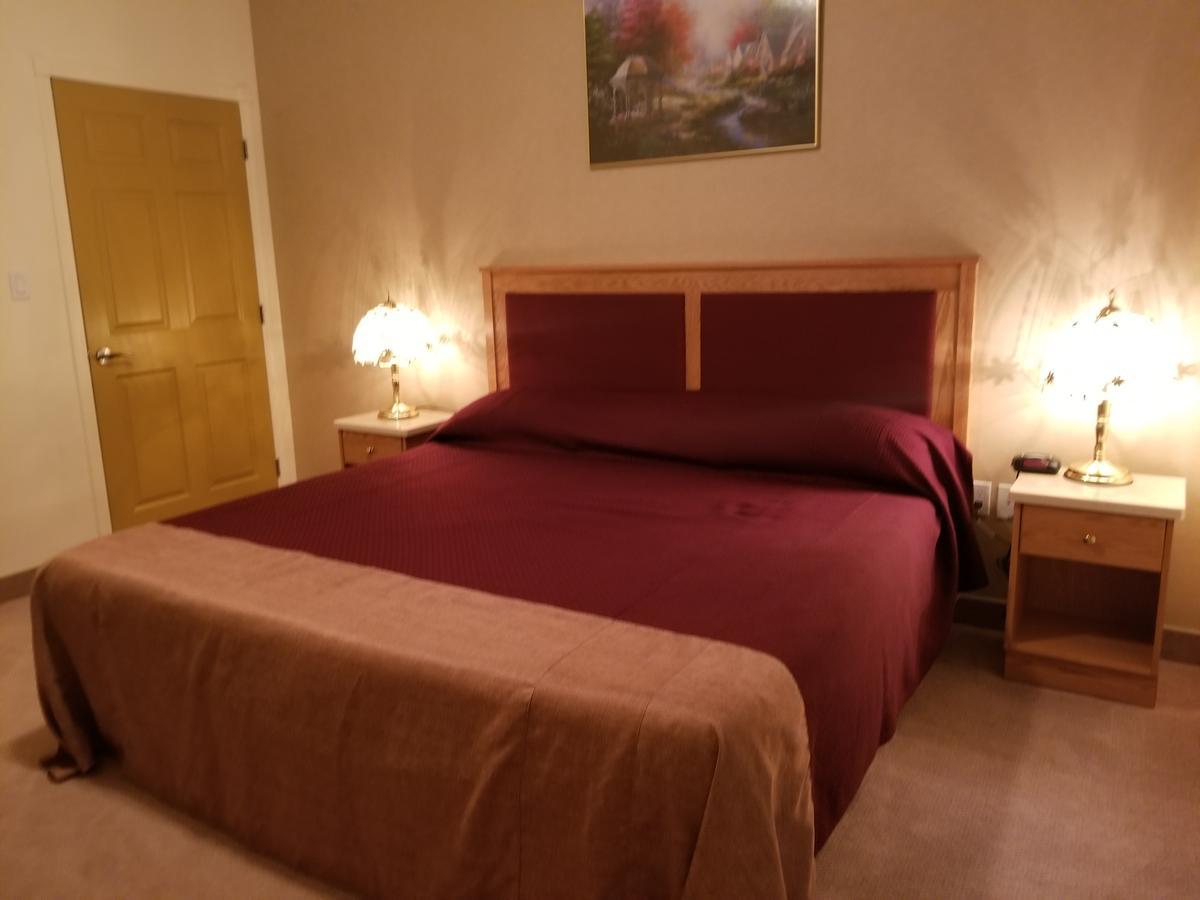 New Imperial Suites Whitecourt Exteriör bild