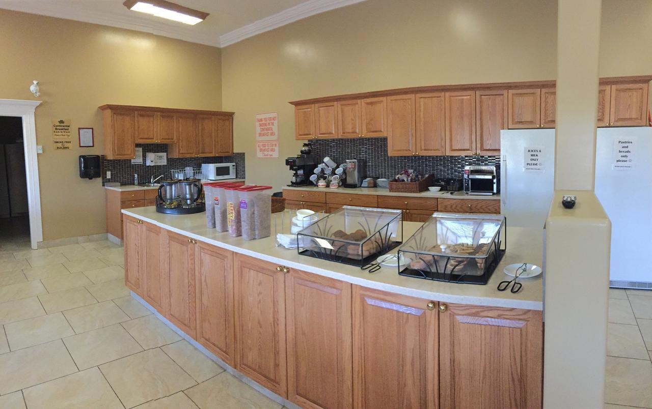 New Imperial Suites Whitecourt Exteriör bild